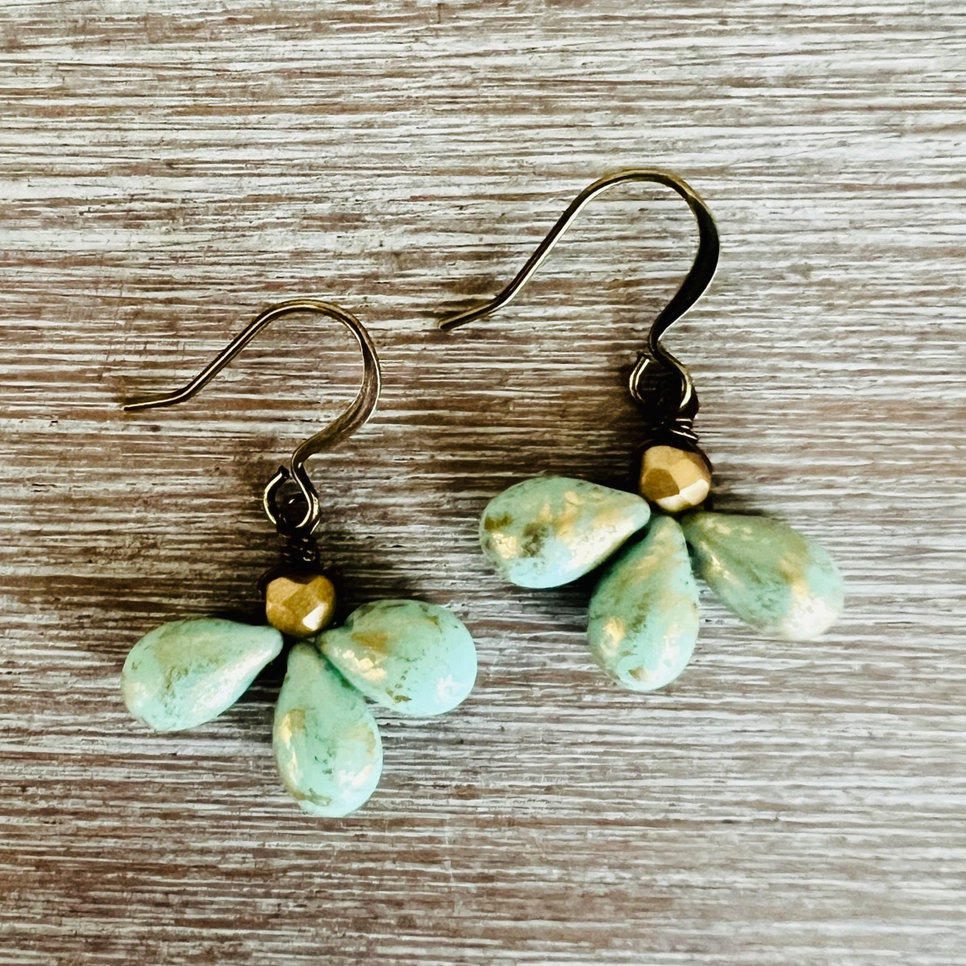 Spring Green Bud earrings ♥ AC art